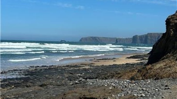 C&acirc;mara de Aljezur trava novas licen&ccedil;as de surf face &agrave; eros&atilde;o das praias