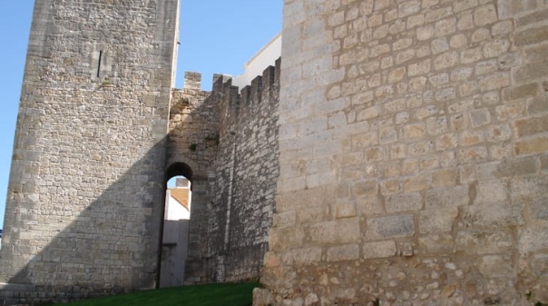 Fotografia motiva fam&iacute;lias a explorar centro hist&oacute;rico de Loul&eacute; 
