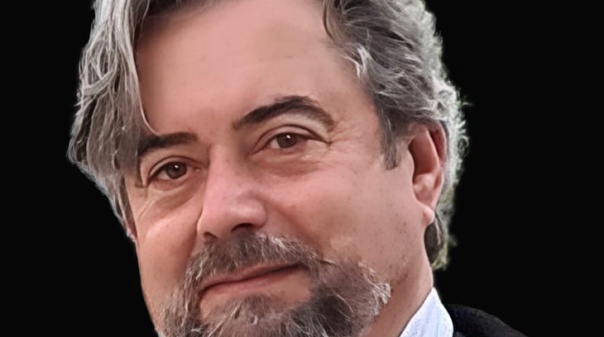 Jos&eacute; Figueiredo Santos apresenta &ldquo;O Triunfo do Conformismo&rdquo; em Portim&atilde;o