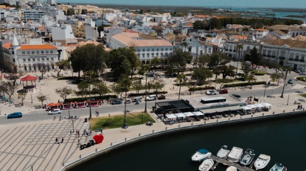 Munic&iacute;pio de Faro e Fagar sensibilizam setores de atividade para melhorar limpeza urbana  