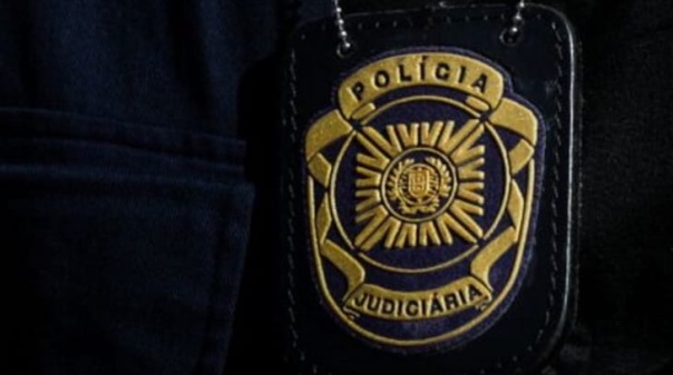 Professor detido por suspeitas de abusar sexualmente de aluna de 15 anos em Loul&eacute;