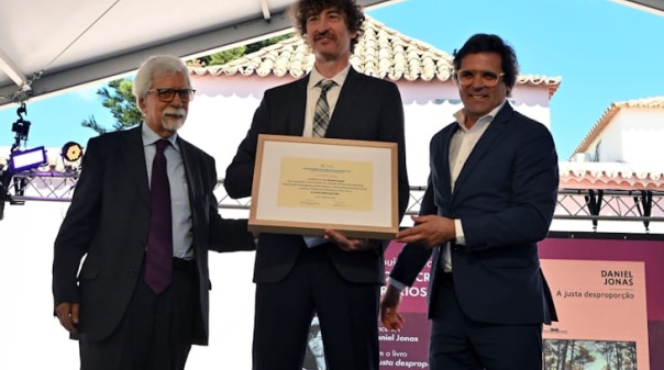 Daniel Jonas recebeu Grande Pr&eacute;mio de Cr&oacute;nica e Dispersos Liter&aacute;rios em Loul&eacute; 