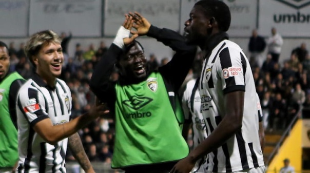 Pa&ccedil;os de Ferreira desce &agrave; Liga 3, Portimonense salva-se e &lsquo;atira&rsquo; Farense para o play-off