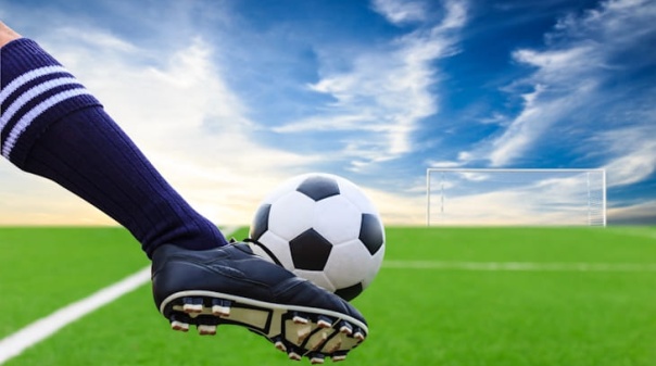 Play-off para a II Liga entre Farense e Belenenses em 23 e 30 de maio