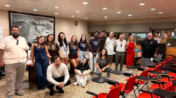 Grupo de jovens &ldquo;passou noite em branco&rdquo; a pensar no futuro de Albufeira