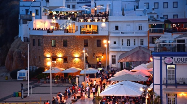 Albufeira limita hor&aacute;rios de bares e discotecas para assegurar descanso da popula&ccedil;&atilde;o