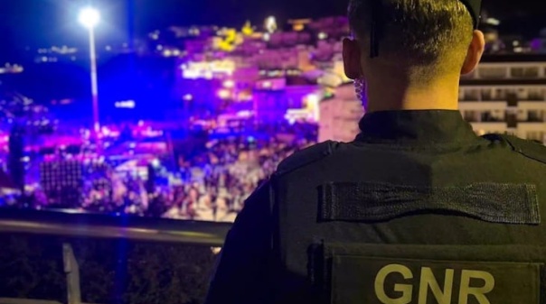 Pris&atilde;o preventiva para dois detidos em Albufeira por furtos em estabelecimentos comerciais