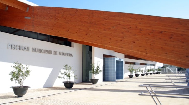 Piscinas de Albufeira encerram duas semanas para instala&ccedil;&atilde;o de novo sistema de aquecimento 