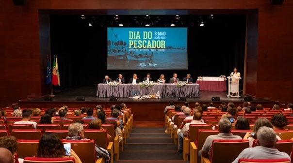 Munic&iacute;pio de Olh&atilde;o homenageou profissionais do mar 