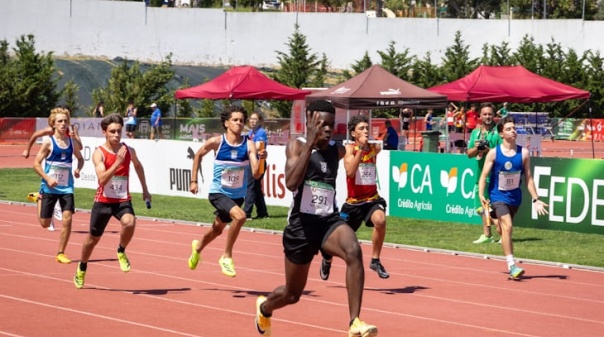 Albufeira recebeu centenas de jovens ligados ao atletismo 