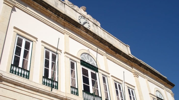 C&acirc;mara de Silves abre candidaturas para apoios &agrave;s institui&ccedil;&otilde;es do concelho