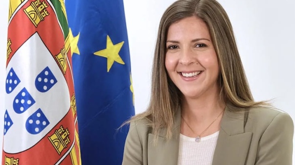 Ministra da Cultura distingue L&iacute;dia Jorge em Loul&eacute; com passagens por Tavira e Faro    