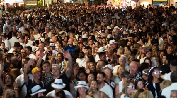 Uma das maiores celebra&ccedil;&otilde;es ao ar livre do pa&iacute;s acontece na Praia do Carvoeiro