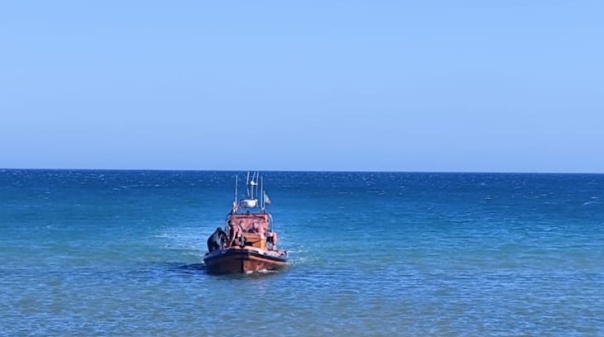 Praticante de paddle resgatada em praia de Vila do Bispo
