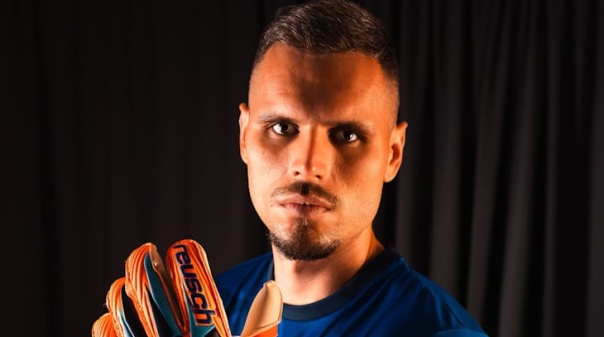 Guarda-redes croata Fabijan Buntic regressa a Portugal para refor&ccedil;ar Farense