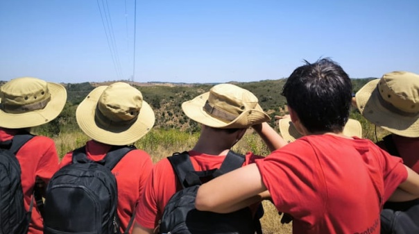80 jovens &ldquo;a postos&rdquo; para vigiar &aacute;reas florestais no interior de Loul&eacute;