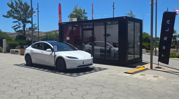Tesla refor&ccedil;a presen&ccedil;a em Portugal com novo espa&ccedil;o no MAR Shopping Algarve 