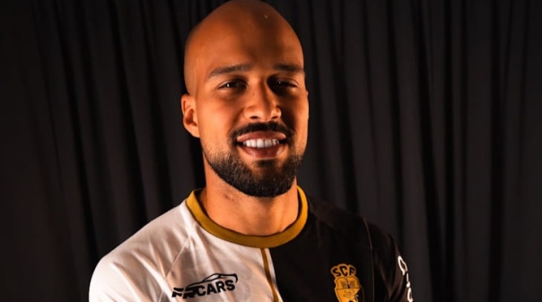Avan&ccedil;ado brasileiro Gabriel Barbosa &eacute; a sexta contrata&ccedil;&atilde;o do Farense