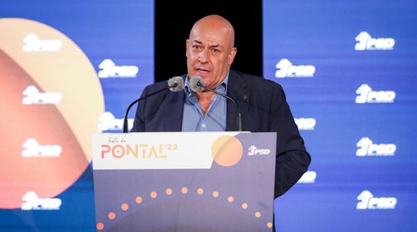 Jos&eacute; Mendes Bota &eacute; o primeiro presidente honor&aacute;rio da hist&oacute;ria do PSD Algarve