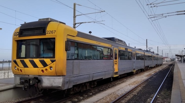 PCP defende que investimento deve continuar mesmo com comboio el&eacute;trico na Linha do Algarve