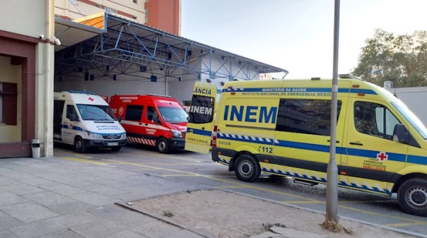 Bombeiros e AMAL alertam para problema das macas retidas no Algarve