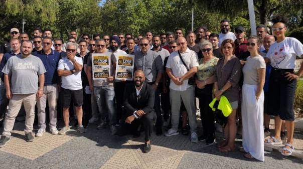 Mais de 100 motoristas TVDE concentrados em Albufeira contra restri&ccedil;&otilde;es &agrave; circula&ccedil;&atilde;o 