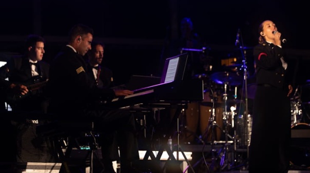 Orquestra Ligeira do Ex&eacute;rcito homenageou Lu&iacute;s Represas durante concerto em Albufeira 