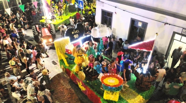 Carnaval de Ver&atilde;o anima as ruas de Moncarapacho no primeiro s&aacute;bado de agosto
