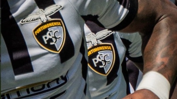 Portimonense refor&ccedil;a todos os setores e apresenta 11 jogadores de uma assentada