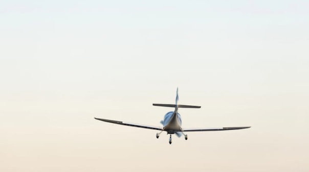 Aeronave que caiu no aer&oacute;dromo de Portim&atilde;o realizava o primeiro voo do dia 