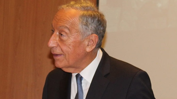 Marcelo Rebelo de Sousa agradece aos profissionais de sa&uacute;de ap&oacute;s ter alta do Hospital de Faro