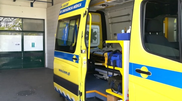 Sindicato diz que ambul&acirc;ncia que transportou ex-PR no Algarve ser&aacute; um exemplo da "redu&ccedil;&atilde;o de meios" do INEM