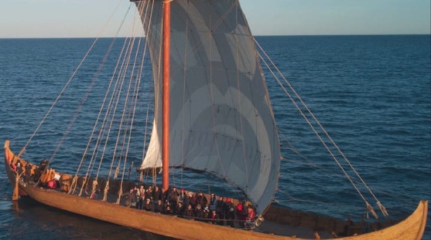 Embarca&ccedil;&atilde;o inspirada nos tradicionais navios vikings inicia viagem em Vila Real de Santo Ant&oacute;nio