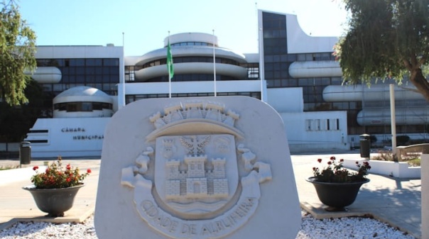 Associa&ccedil;&atilde;o pondera ser assistente em processo contra autarca de Albufeira