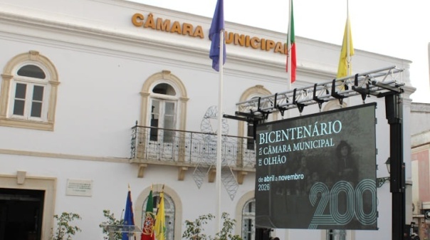 Espet&aacute;culo de videomapping celebra bicenten&aacute;rio da C&acirc;mara Municipal de Olh&atilde;o