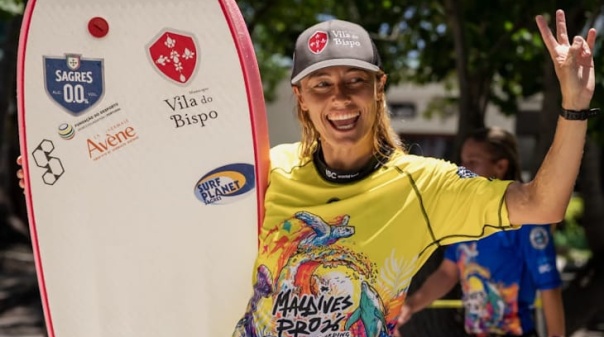 Joana Schenker conquista segundo lugar na 1.&ordf; etapa do Circuito Mundial de Bodyboard