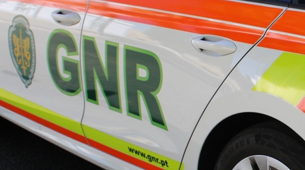 GNR det&eacute;m 16 pessoas em a&ccedil;&otilde;es de fiscaliza&ccedil;&atilde;o rodovi&aacute;ria nos concelhos de Albufeira e Loul&eacute;