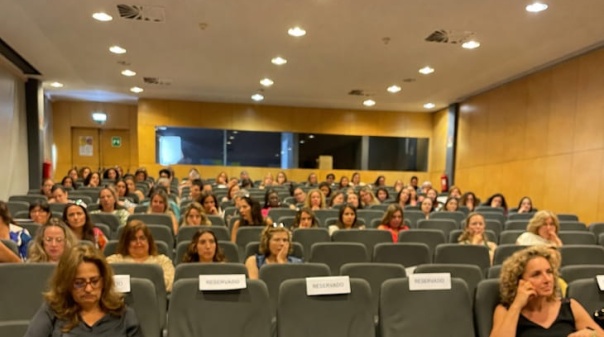 Portim&atilde;o vai refletir sobre os desafios da parentalidade no mundo digital