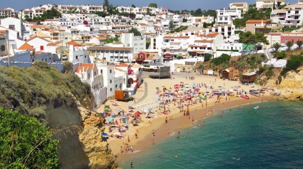 Algarve bate recorde de dormidas em julho