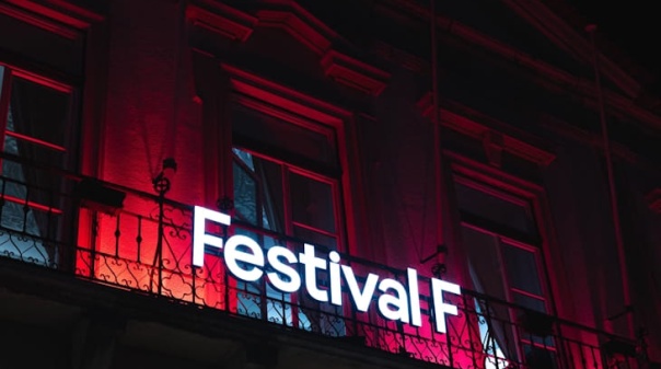 Festival F j&aacute; marcou encontro para 2027 no centro hist&oacute;rico de Faro