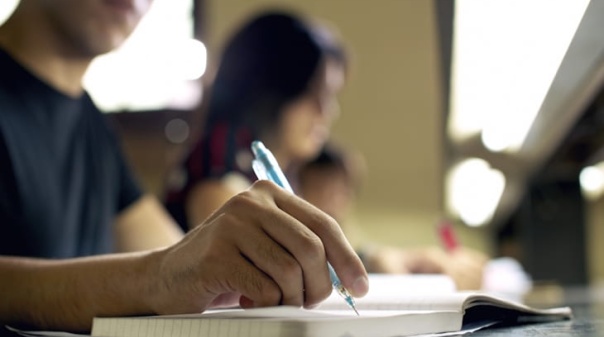 Taxa de conclus&atilde;o do ensino secund&aacute;rio &eacute; mais baixa em Lisboa, Set&uacute;bal e Algarve 