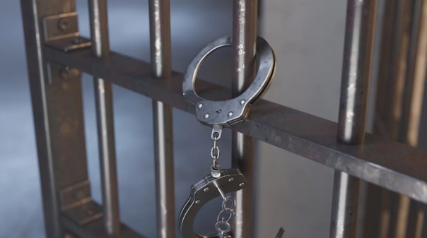 Suspeito de duplo homic&iacute;dio em Lagos fica em pris&atilde;o preventiva