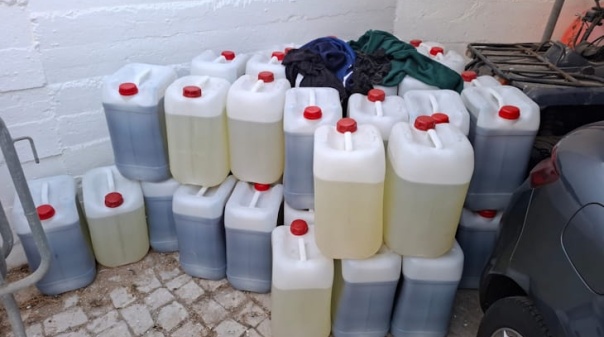 Nove detidos e apreendidos 100 jerricans de combust&iacute;vel em Albufeira