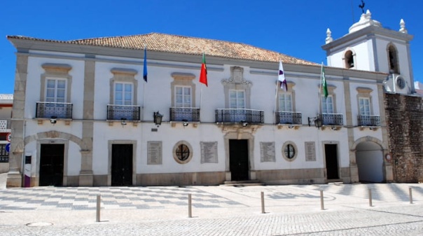 Loul&eacute; aposta no refor&ccedil;o das compet&ecirc;ncias das Juntas de Freguesia