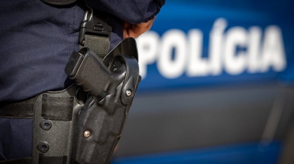 PSP det&eacute;m suspeito de quatro roubos na Praia da Rocha
