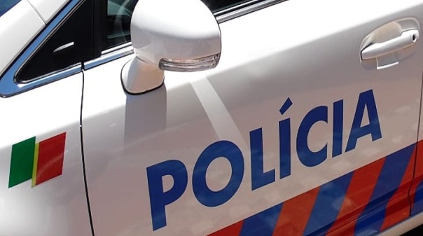 Condutor alcoolizado atropela dois agentes da PSP em Portim&atilde;o