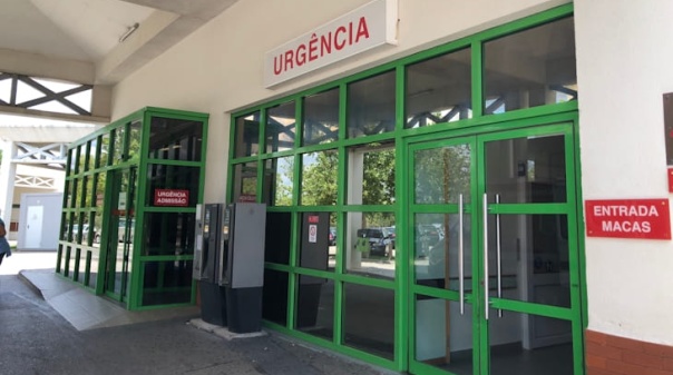 Doentes urgentes esperam quase 6 horas no hospital de Portim&atilde;o