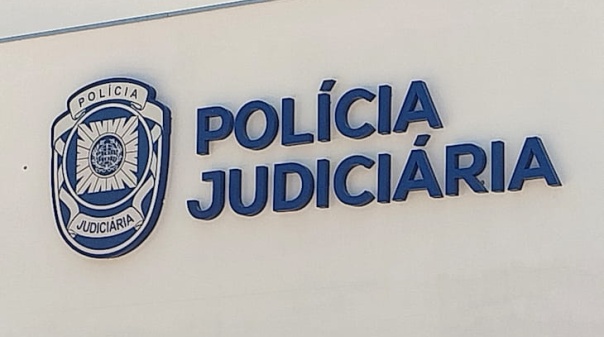 PJ det&eacute;m em Tavira homem procurado por Fran&ccedil;a por tr&aacute;fico de armas e branqueamento