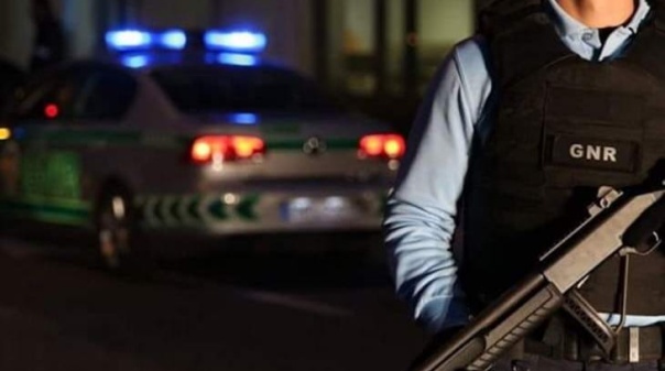 GNR det&eacute;m 10 homens e apreende duas embarca&ccedil;&otilde;es suspeitas em Tavira e Fuseta