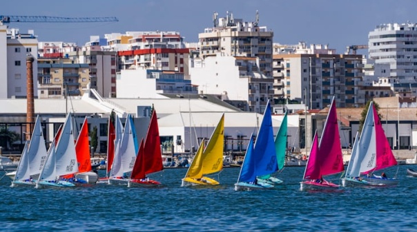 Campeonato do Mundo de Vela Inclusiva re&uacute;ne atletas de 40 pa&iacute;ses em Portim&atilde;o
